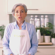 Video of Andrea Dinnick, founder of Desavery skincare explains how to use the duo. Use the Smooth hyaluronic acid on damp skin to plump skin and minimise wrinkles. Follow with the Stellar Daily Serum facial oil which seals in all the hydration and moisture, leaving skin glowing and healthy.